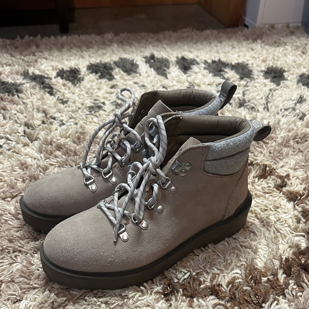 Sorel Taupe Lace-Up Boots